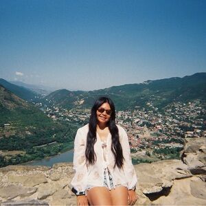 Meet your Posher, Chloe